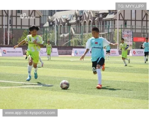 国际足球赛事中精彩纷呈，吸引球迷目光，国际足球十大精彩比赛